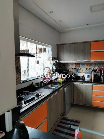 Casa de Condomínio à venda com 3 quartos, 212m² - Foto 4