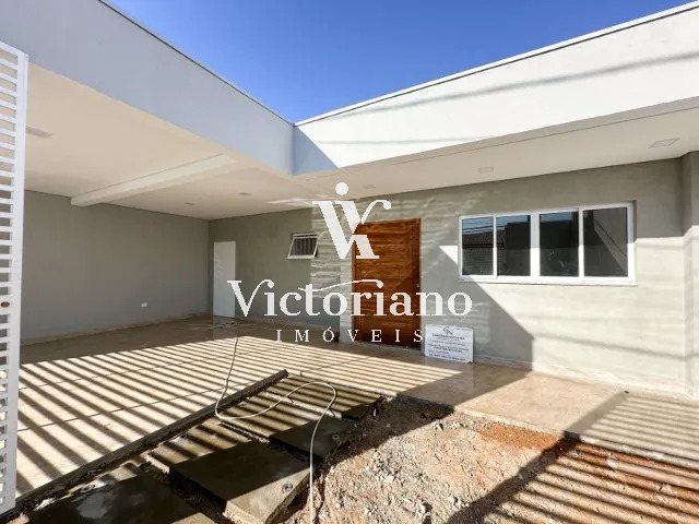 Casa à venda com 3 quartos, 250m² - Foto 1