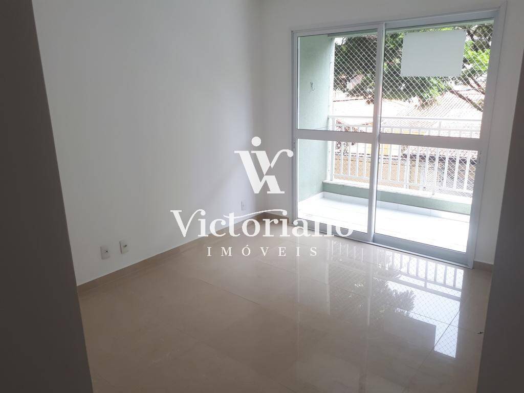 Apartamento à venda com 3 quartos, 77m² - Foto 2