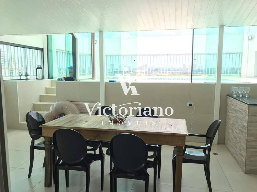 Apartamento à venda com 3 quartos, 240m² - Foto 1