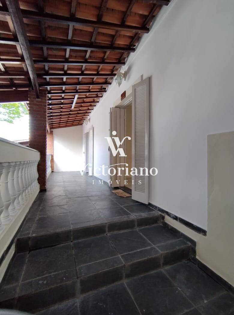 Casa à venda com 4 quartos, 330m² - Foto 5