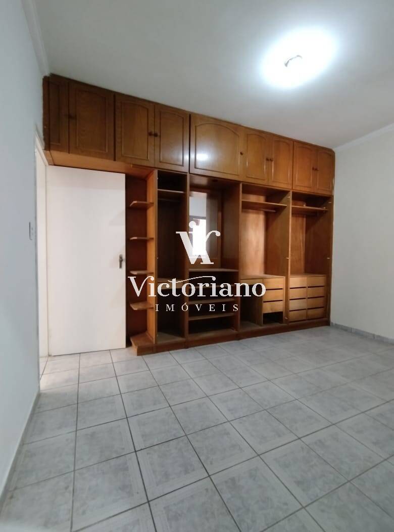 Casa à venda com 4 quartos, 330m² - Foto 15