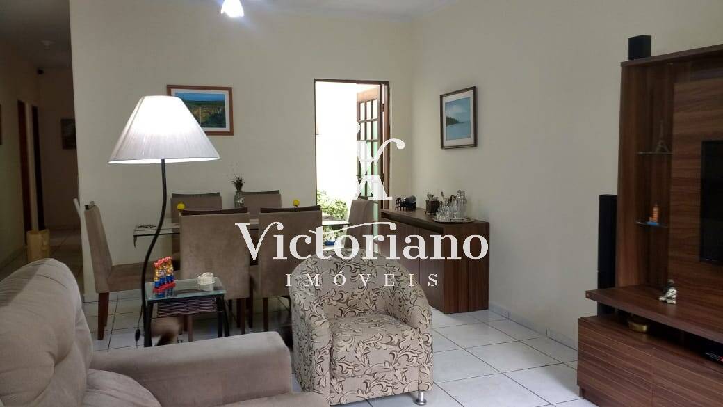 Casa à venda com 3 quartos, 250m² - Foto 12