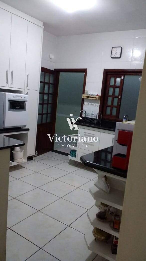 Casa à venda com 3 quartos, 250m² - Foto 19