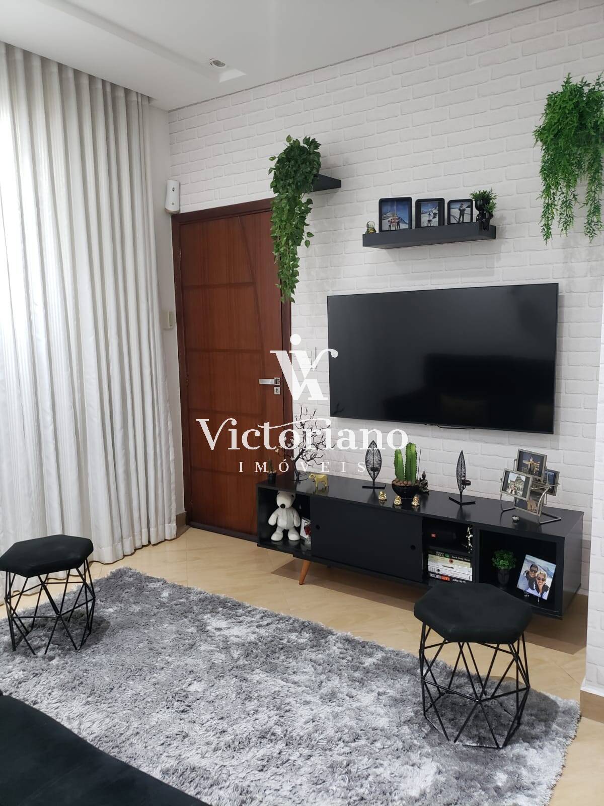 Casa à venda com 2 quartos, 175m² - Foto 1