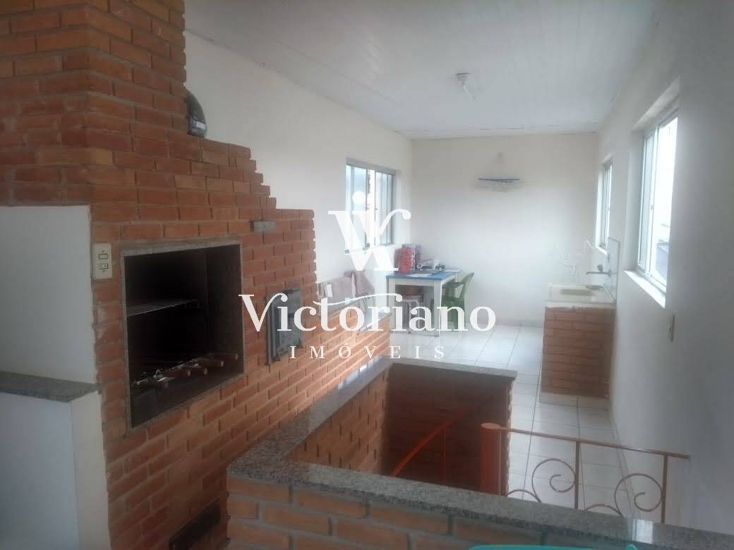 Casa à venda com 4 quartos, 250m² - Foto 8