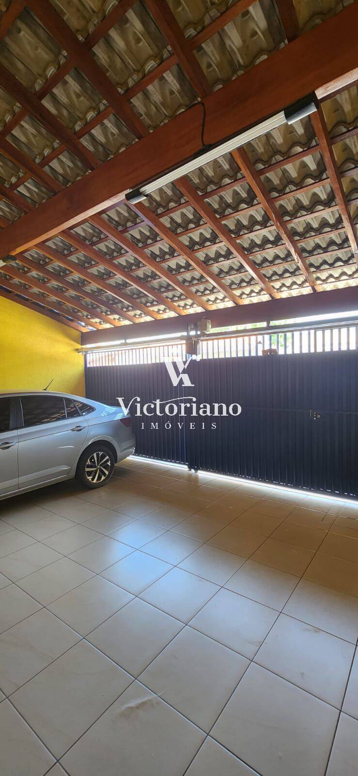 Casa à venda com 2 quartos, 175m² - Foto 1