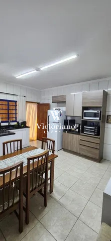 Casa à venda com 2 quartos, 175m² - Foto 4