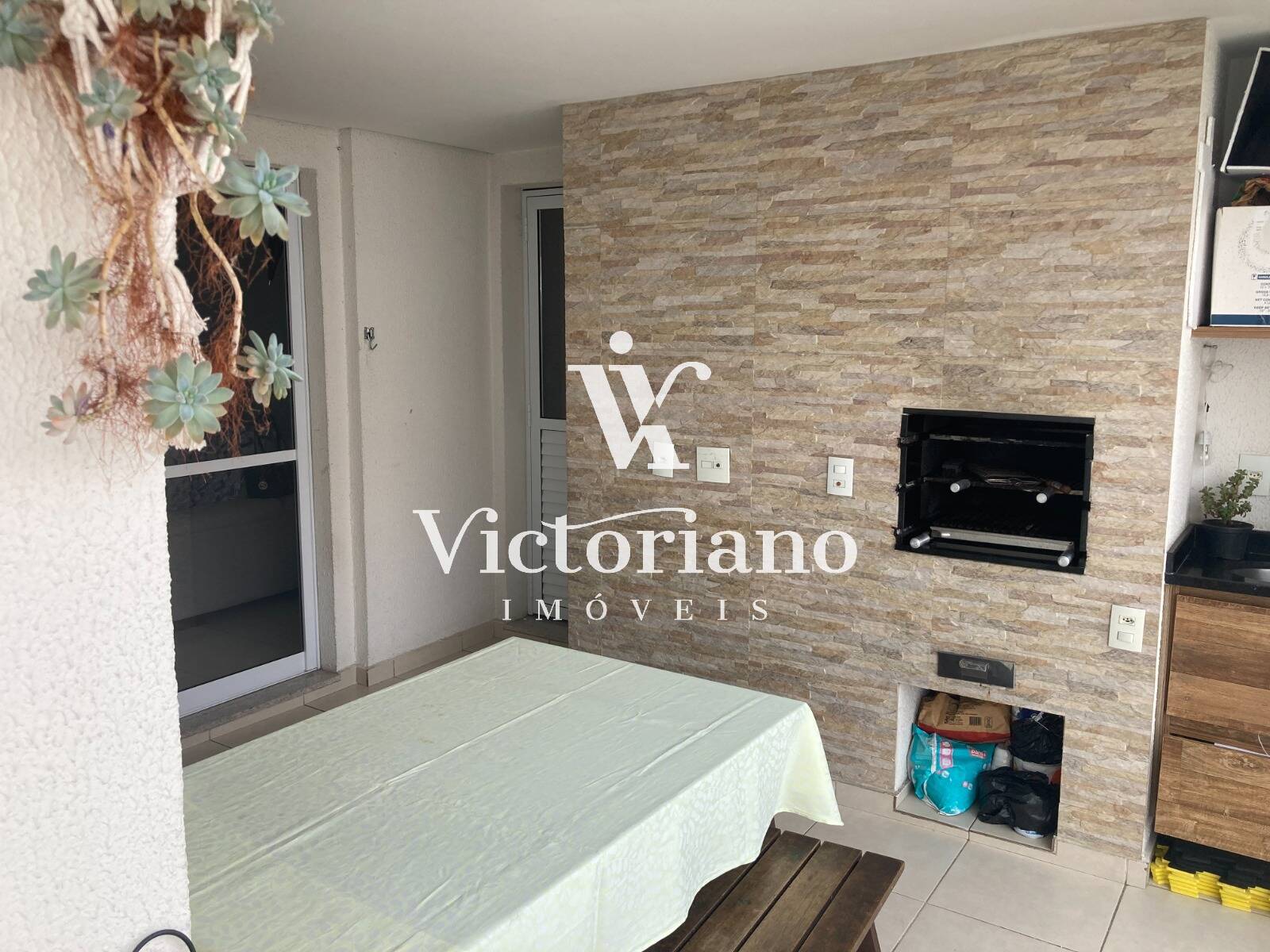 Apartamento à venda com 3 quartos, 90m² - Foto 1