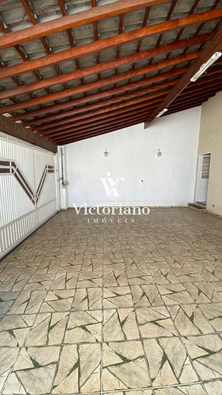 Casa à venda com 4 quartos, 207m² - Foto 2