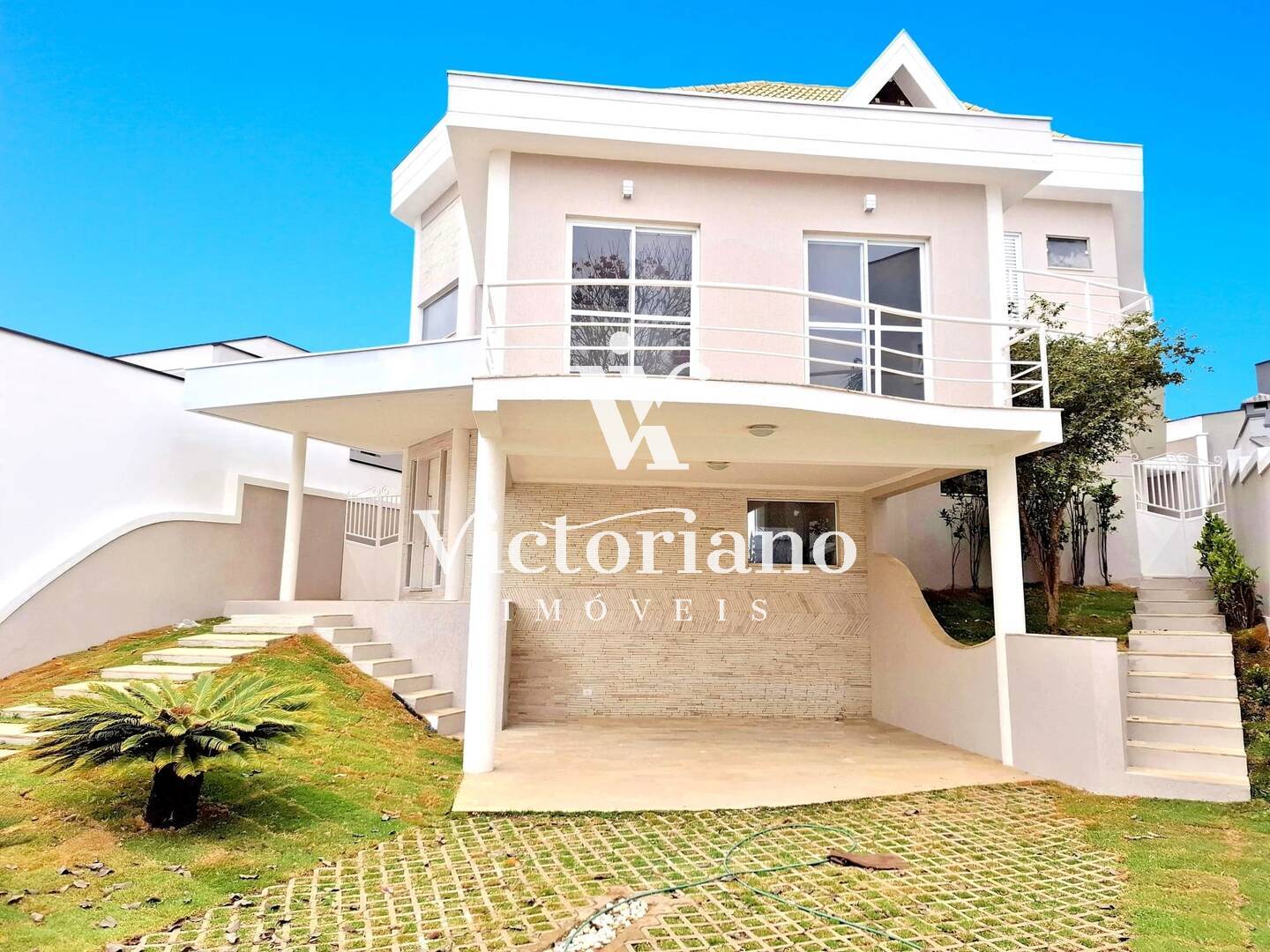 Casa de Condomínio à venda com 4 quartos, 379m² - Foto 2