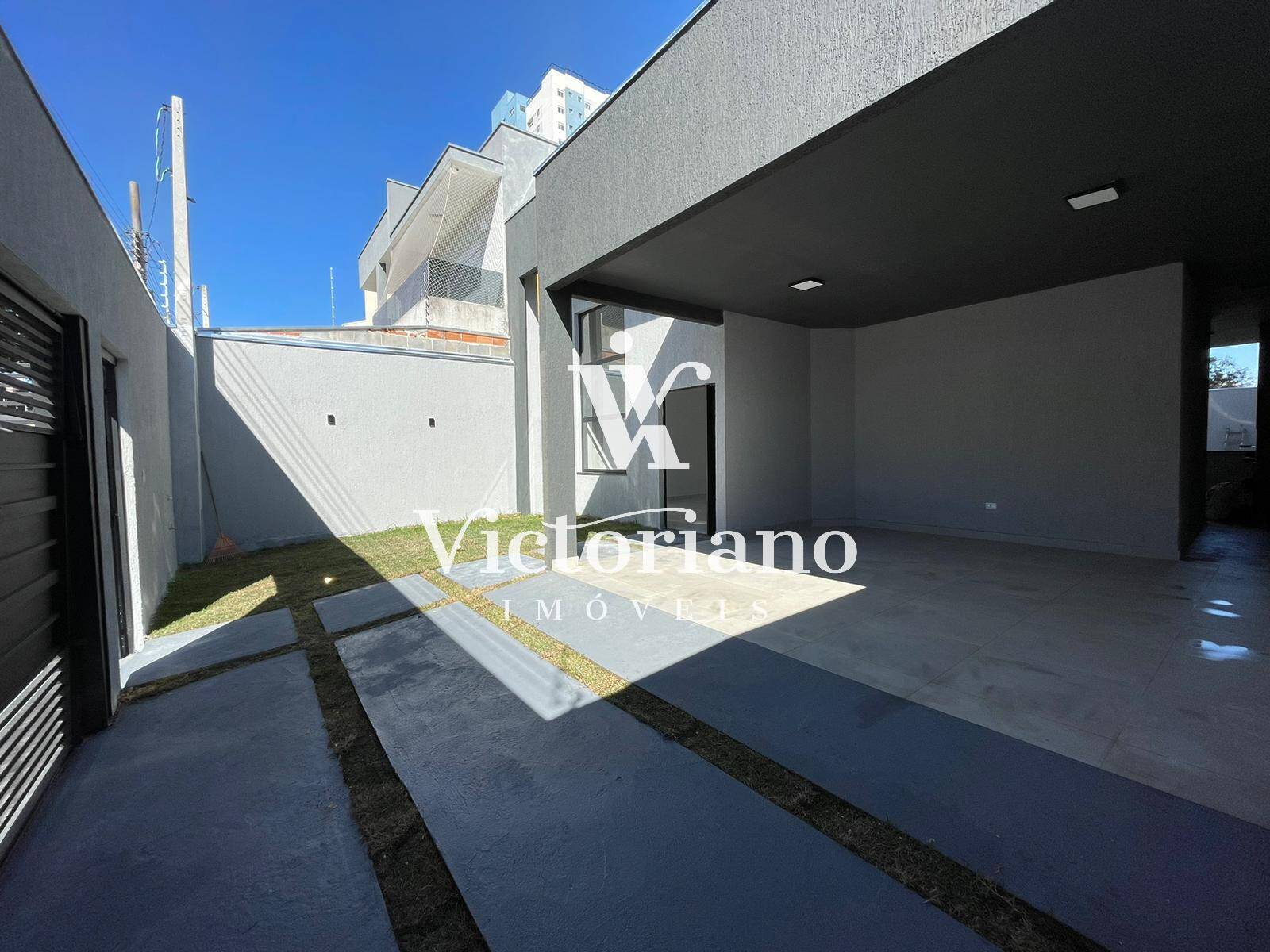 Casa à venda com 3 quartos, 240m² - Foto 3