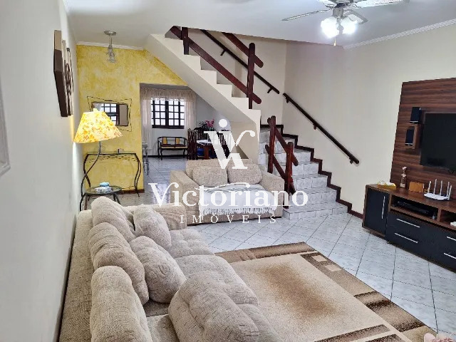 Casa à venda com 3 quartos, 187m² - Foto 3