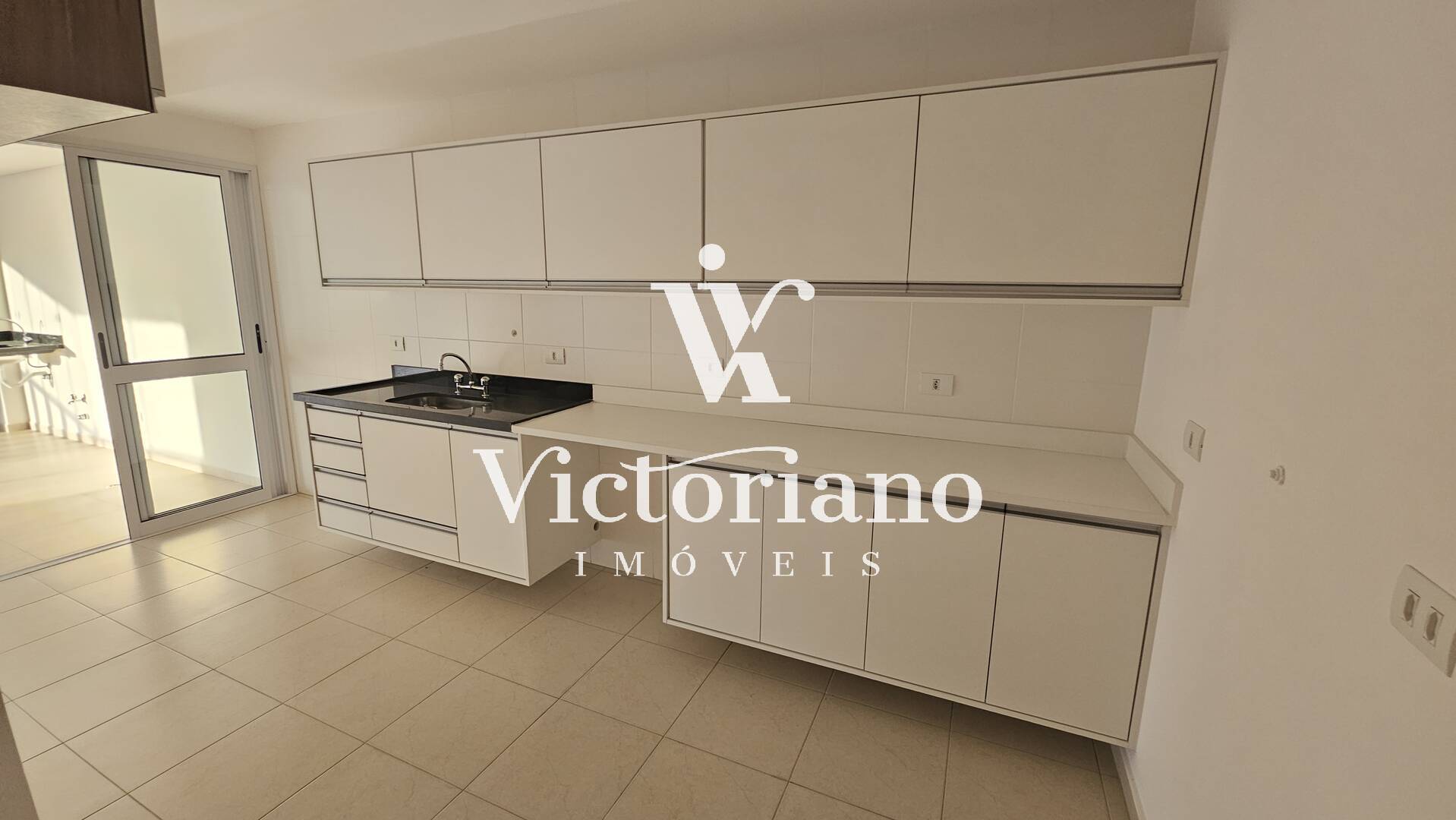 Apartamento à venda e aluguel com 3 quartos, 160m² - Foto 1