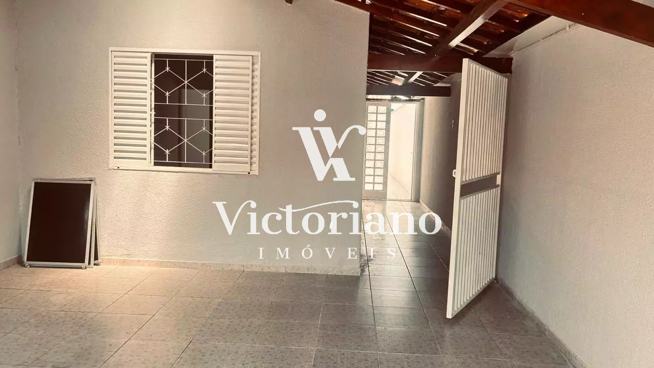 Casa à venda com 2 quartos, 80m² - Foto 1