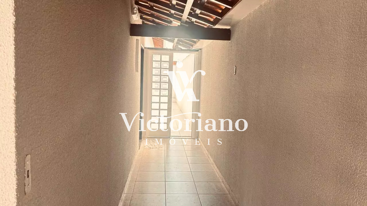 Casa à venda com 2 quartos, 80m² - Foto 2