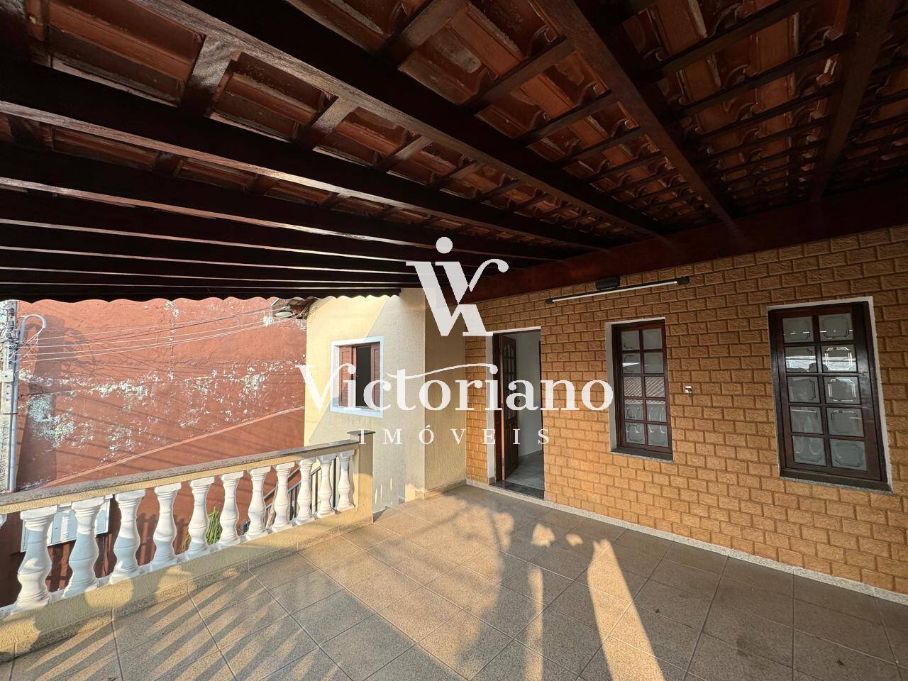 Casa à venda com 6 quartos, 280m² - Foto 1